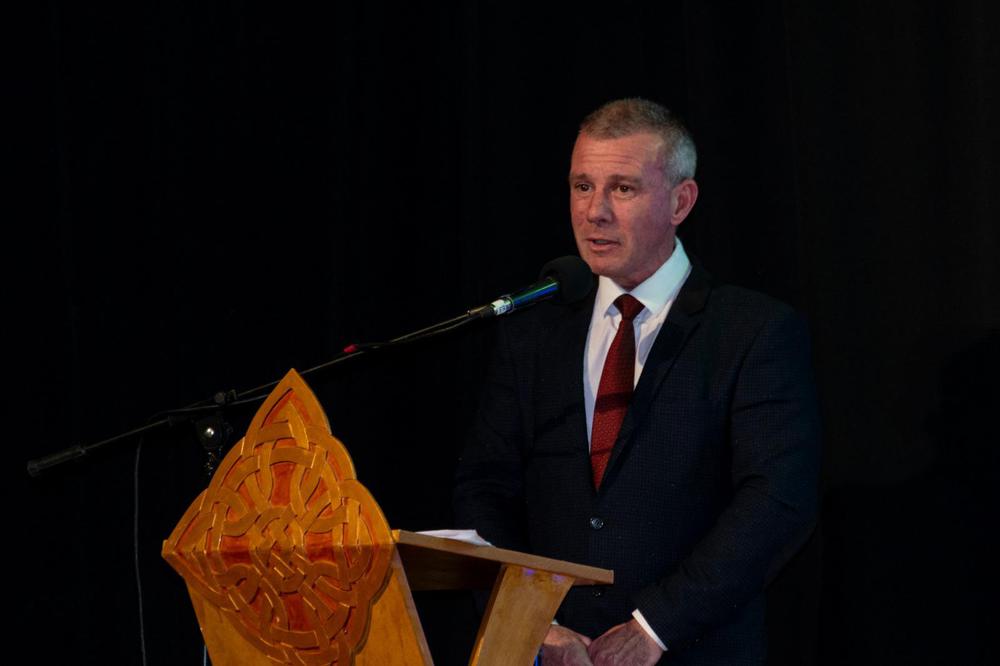 Darío James intendente de Gaiman