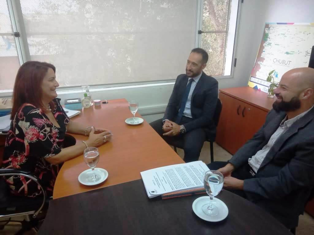 DESARROLLO SOCIAL CON DEFENSOR (2)
