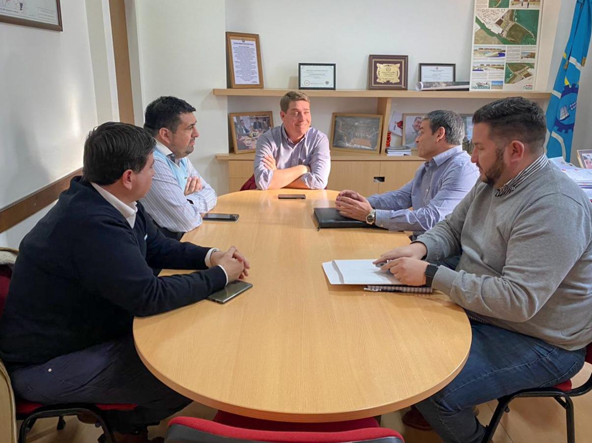 Biss e integrantes de la Empresa CEFERINO