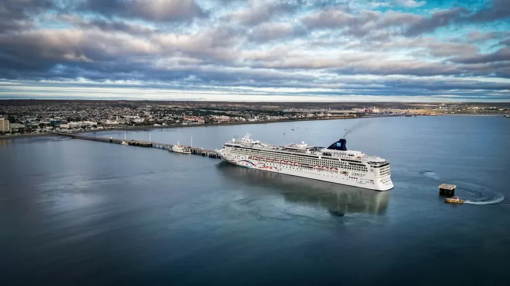 2025-01-02 Norwegian Star 001