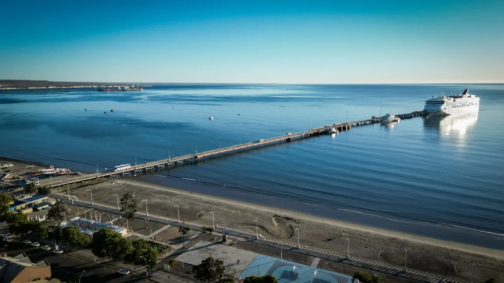 2025-02-13 Norwegian Star 001